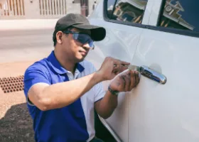 Car Locksmith in August, CA